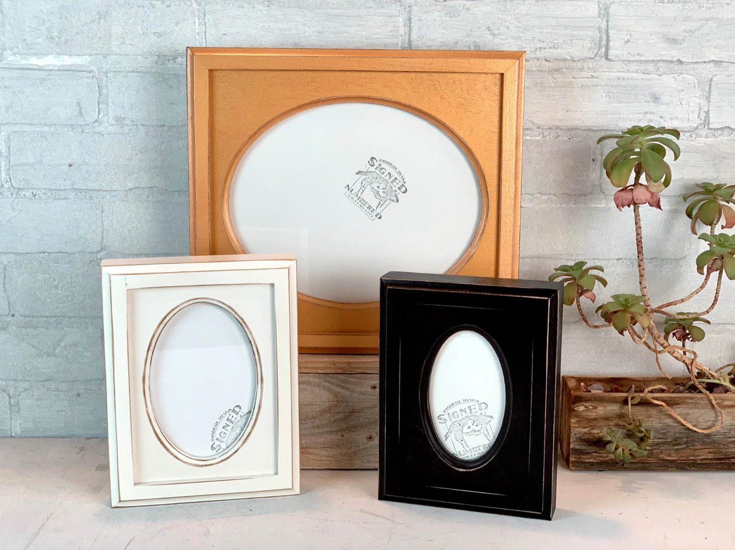 5x7" frame in Oval with Outside Cove Build Up style - Choose your color - FREE SHIPPING