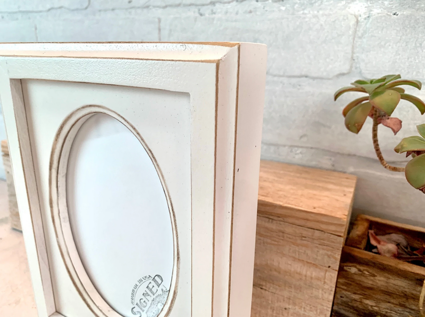 5x7" frame in Oval with Outside Cove Build Up style - Choose your color - FREE SHIPPING